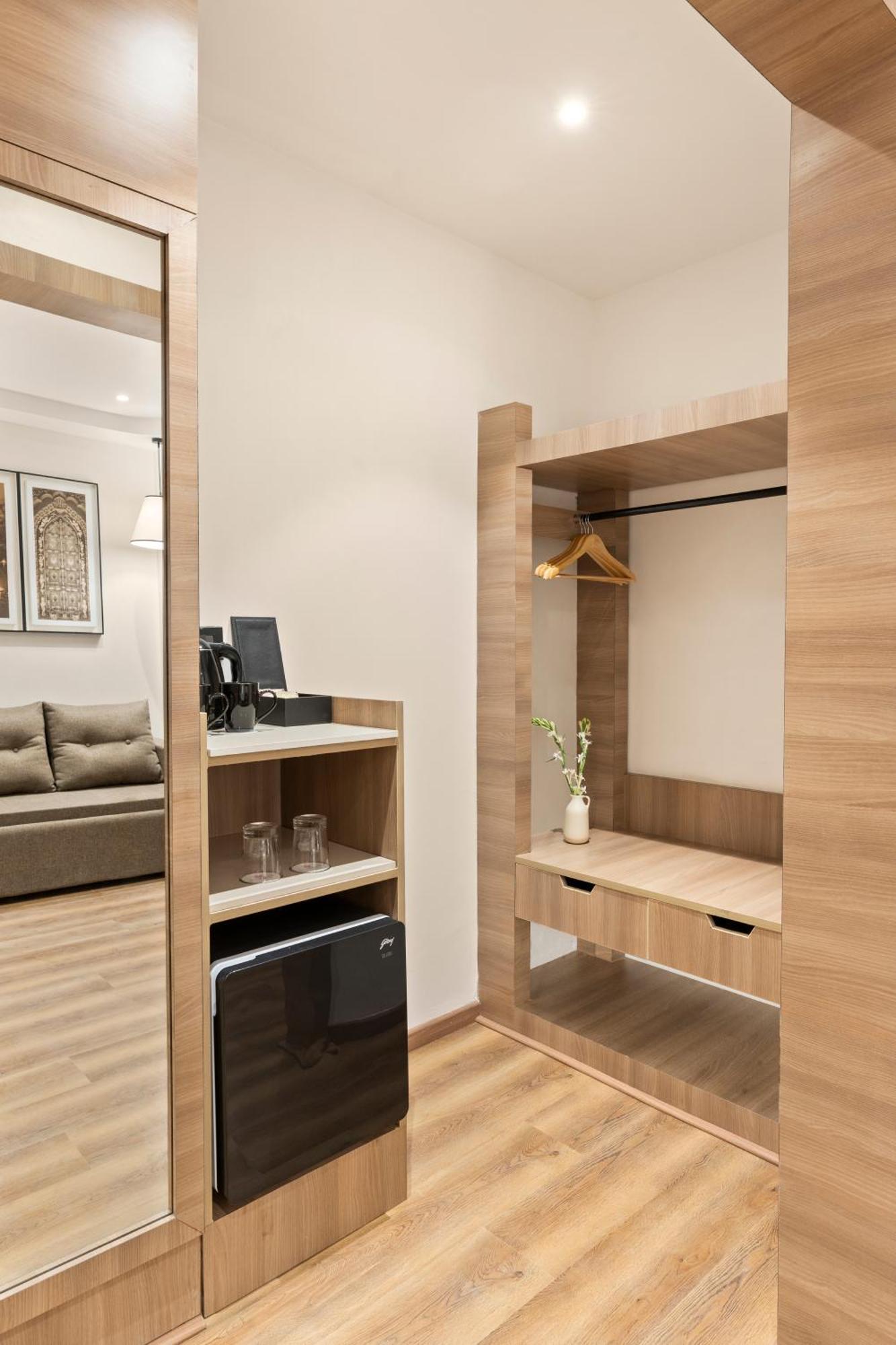 Country Inn Ayodhya - Opposite Airport Ngoại thất bức ảnh